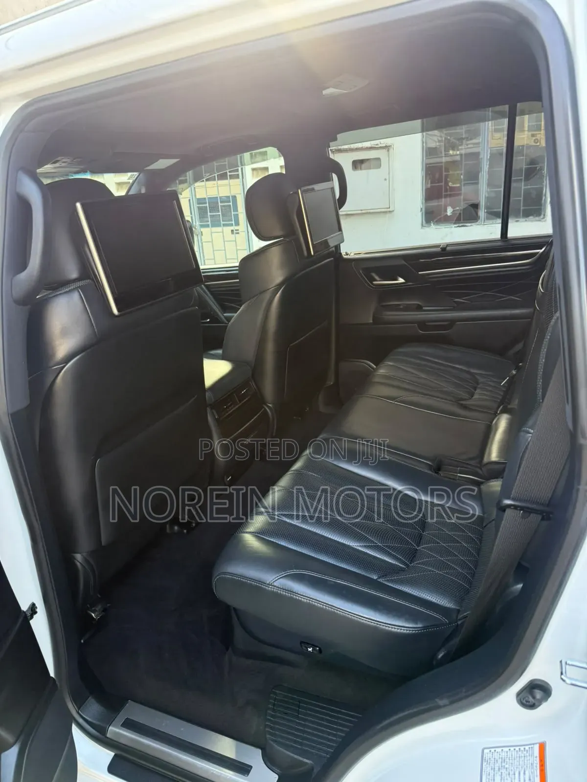 Lexus LX 2021 White