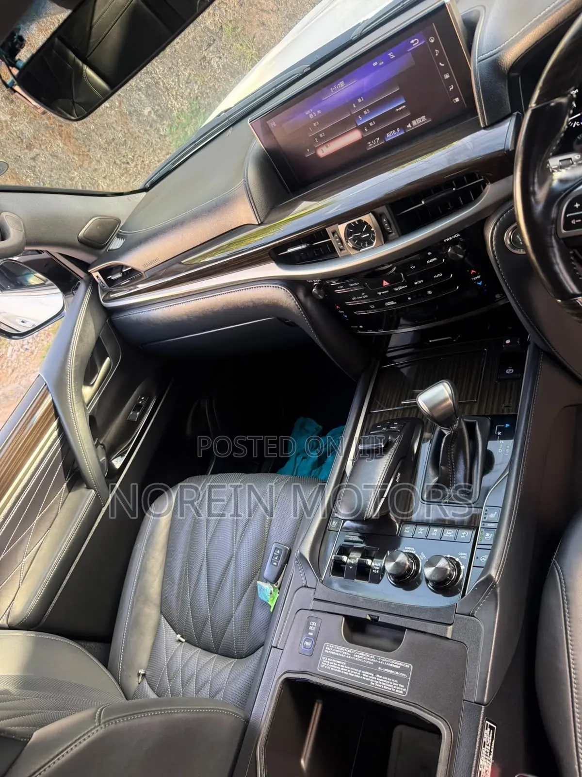 Lexus LX 2021 White