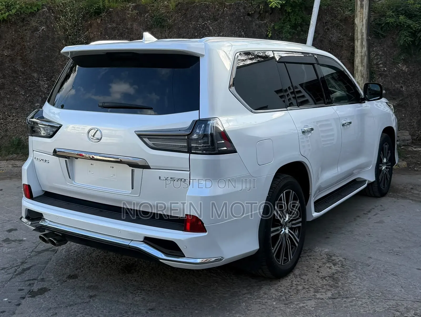 Lexus LX 2021 White