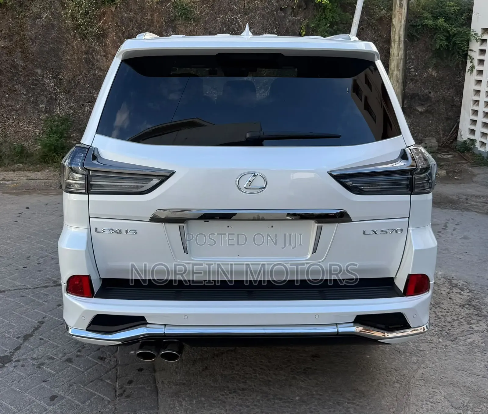 Lexus LX 2021 White