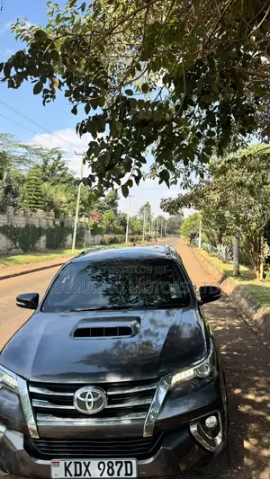 Toyota Fortuner 2.8 D AWD 2016 Gray