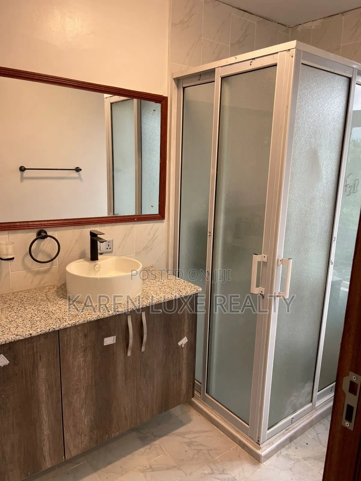 4bdrm Mansion in Karen,Hardy for rent