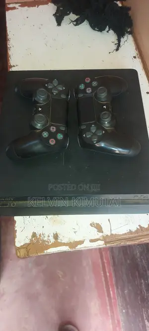 Playstation 4 Slim