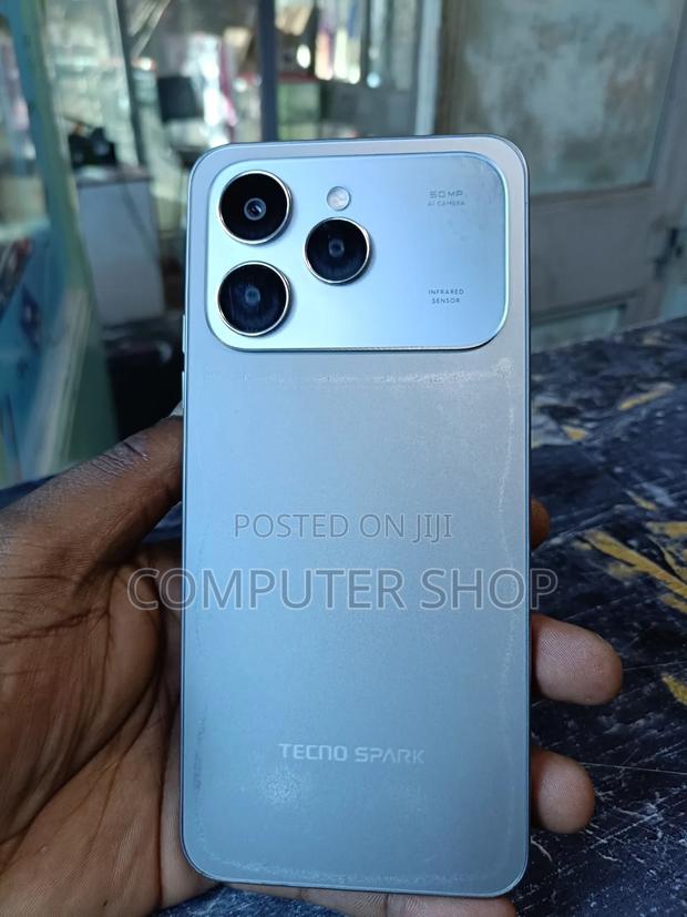 Tecno Spark 40 128 GB Gray