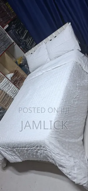White Luxury Design Duvet Cover Set –Cl