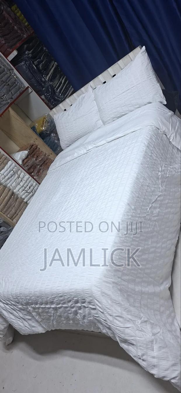 White Luxury Design Duvet Cover Set –Cl