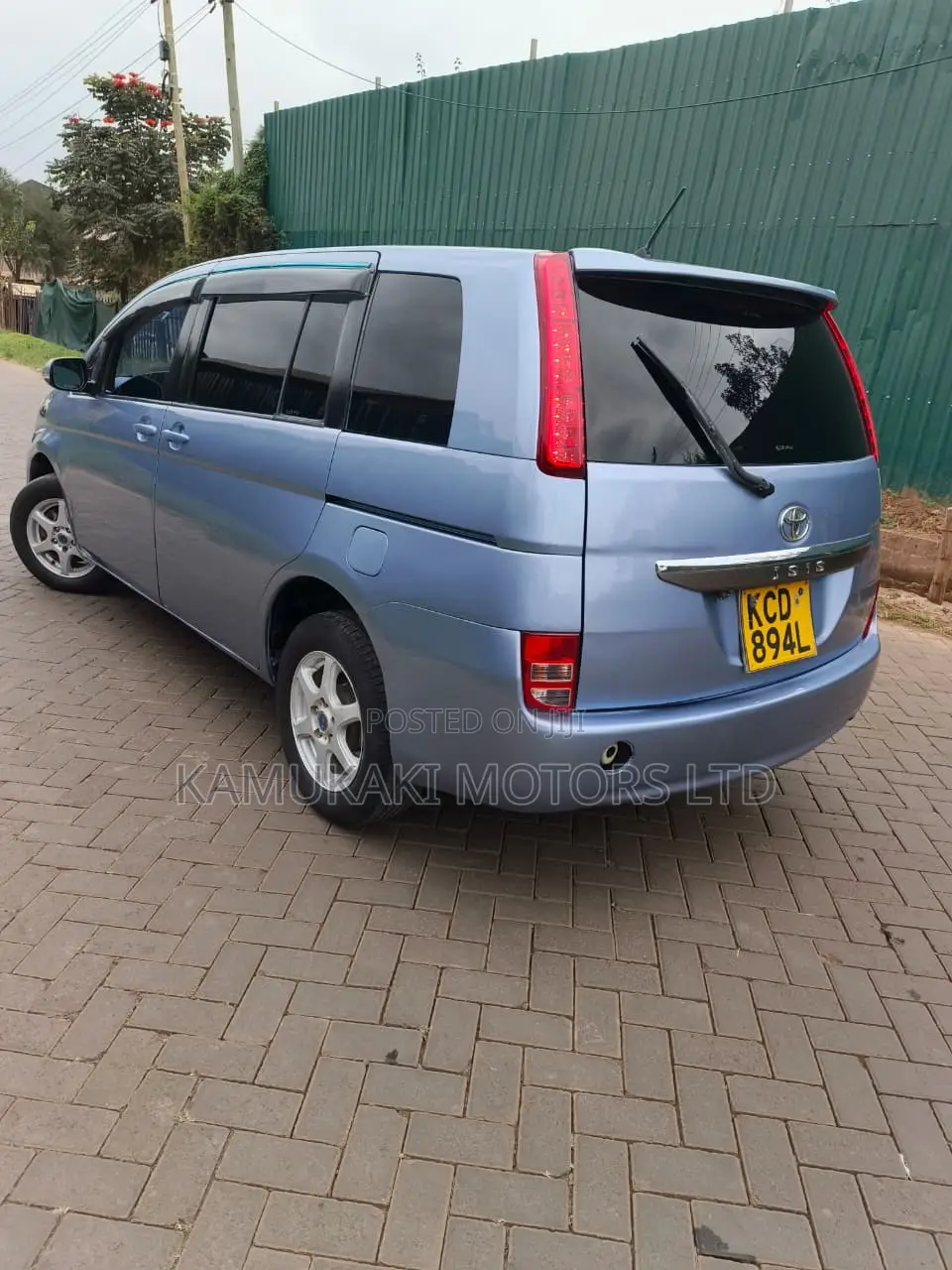 Toyota ISIS 2007 Blue