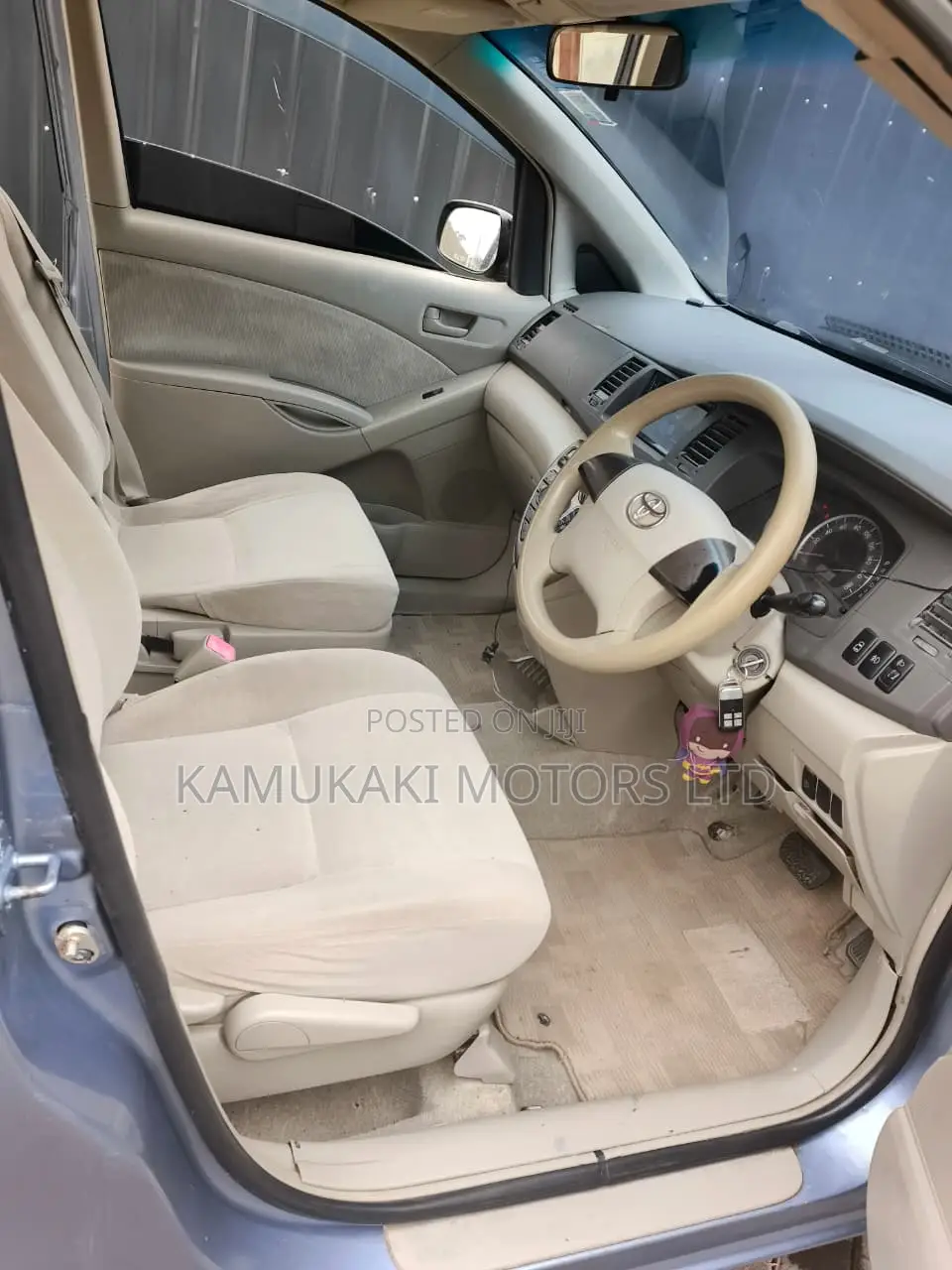 Toyota ISIS 2007 Blue