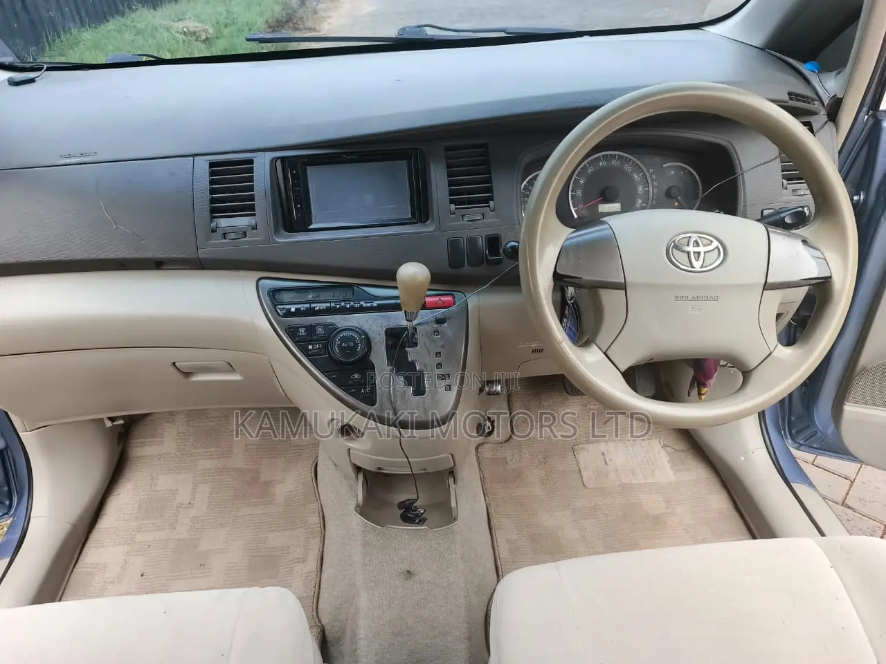 Toyota ISIS 2007 Blue
