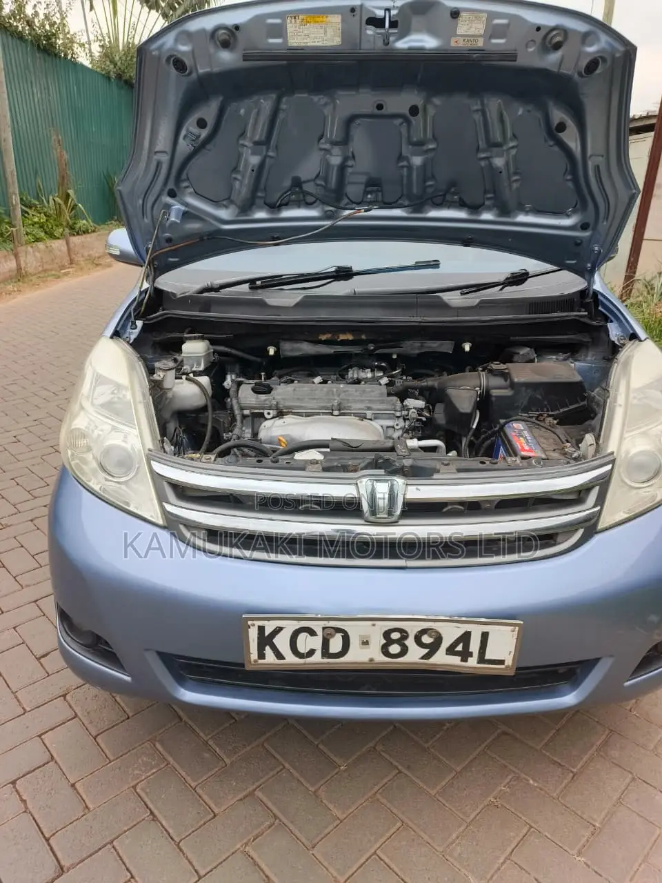 Toyota ISIS 2007 Blue