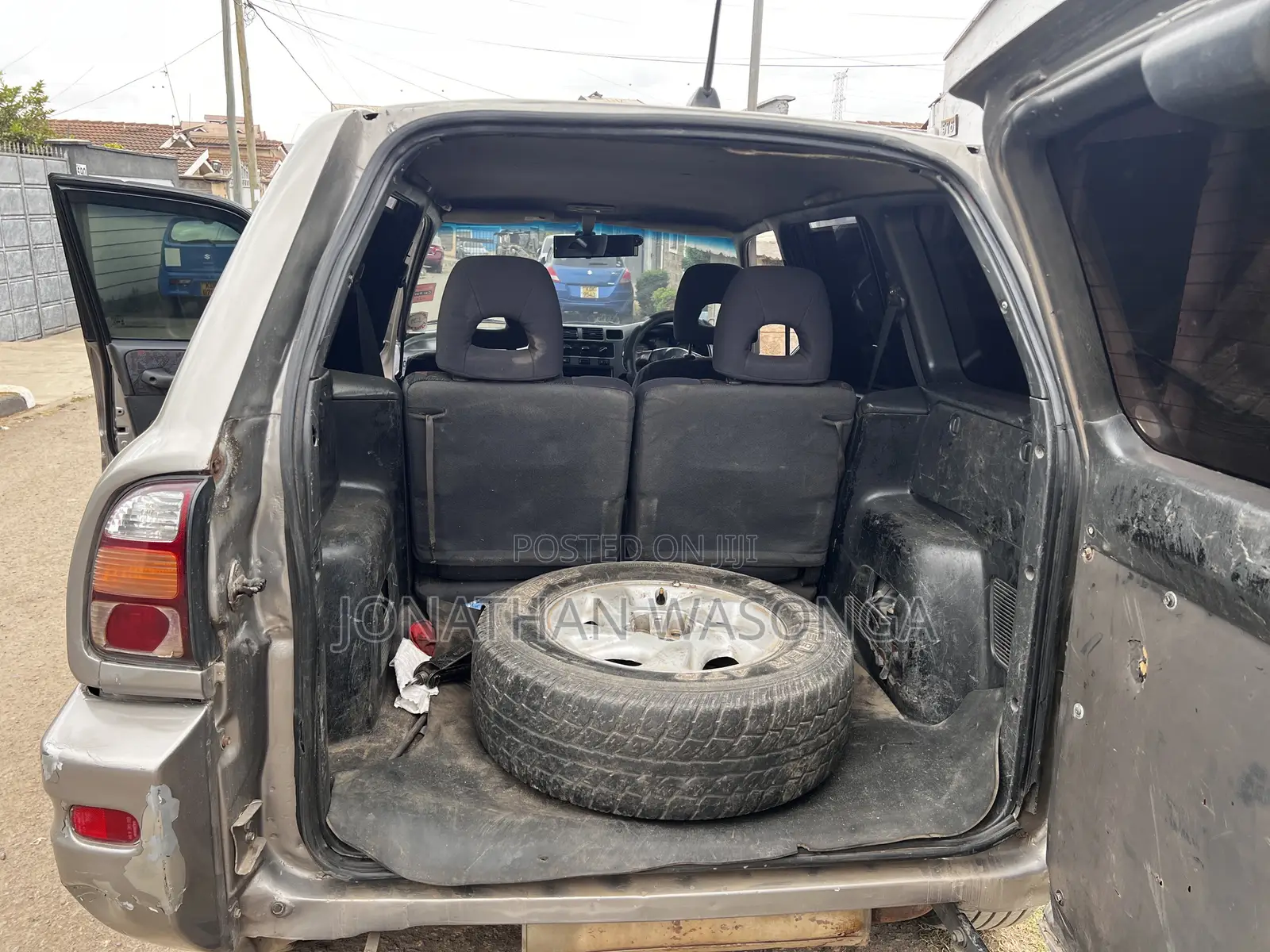 Toyota RAV4 Automatic 2000 Gray