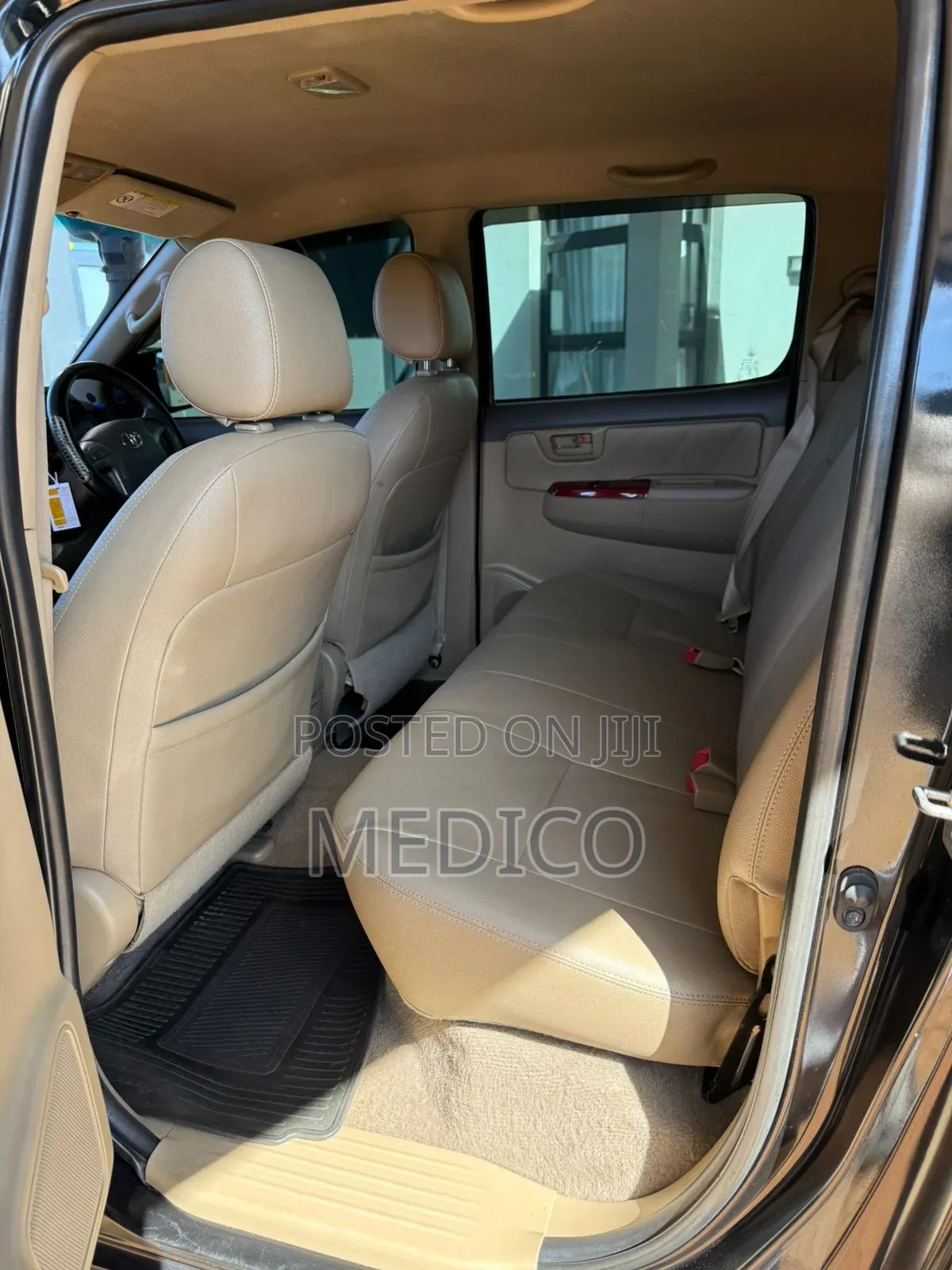 Toyota Hilux 2011 Black