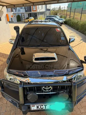 Toyota Hilux 2011 Black