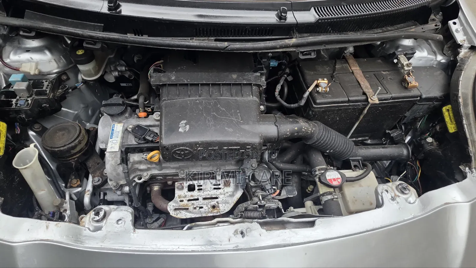 Toyota Vitz 2009 Silver