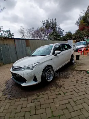 Toyota Corolla Fielder 1.5 Hybrid FWD 2019 White