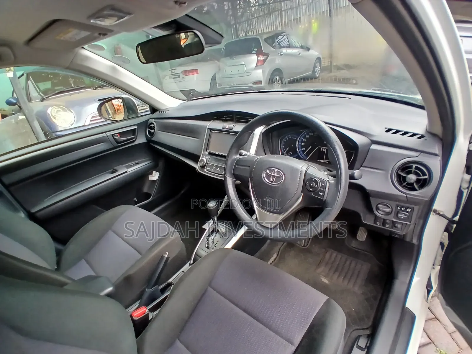 Toyota Corolla Fielder 1.5 Hybrid FWD 2019 White