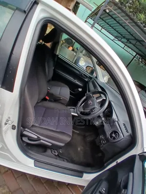 Toyota Corolla Fielder 1.5 Hybrid FWD 2019 White