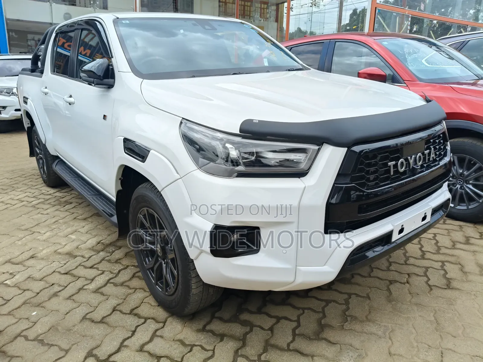 Toyota Hilux 2023 White