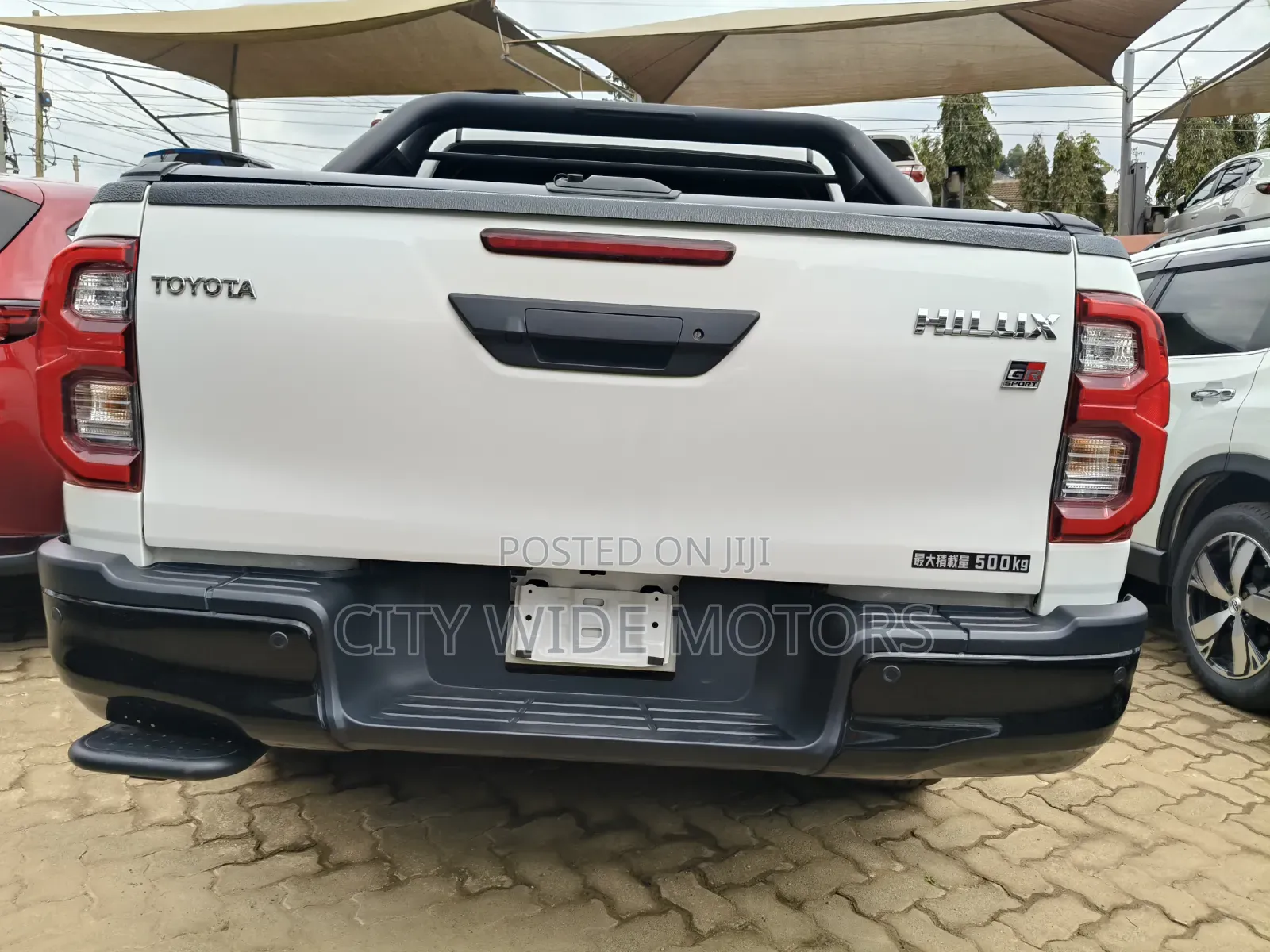 Toyota Hilux 2023 White