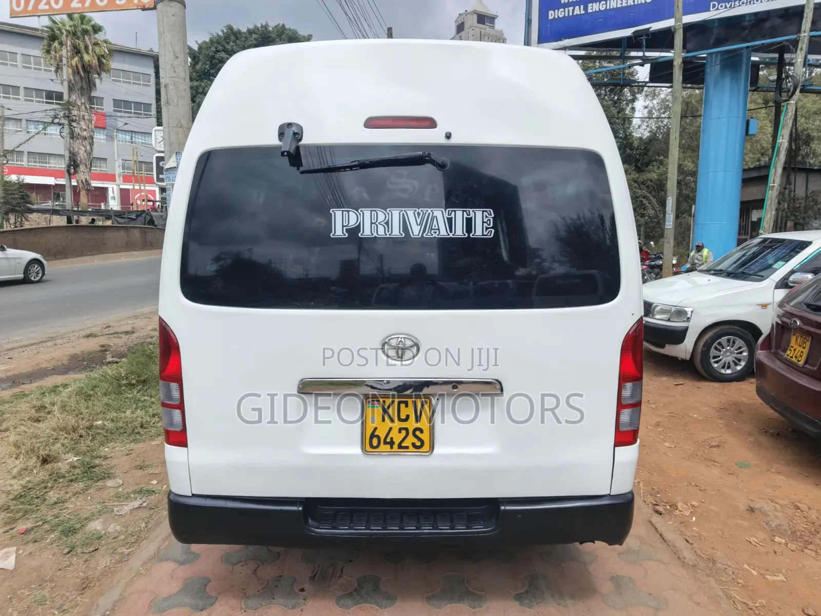 Toyota HiAce 2013 White