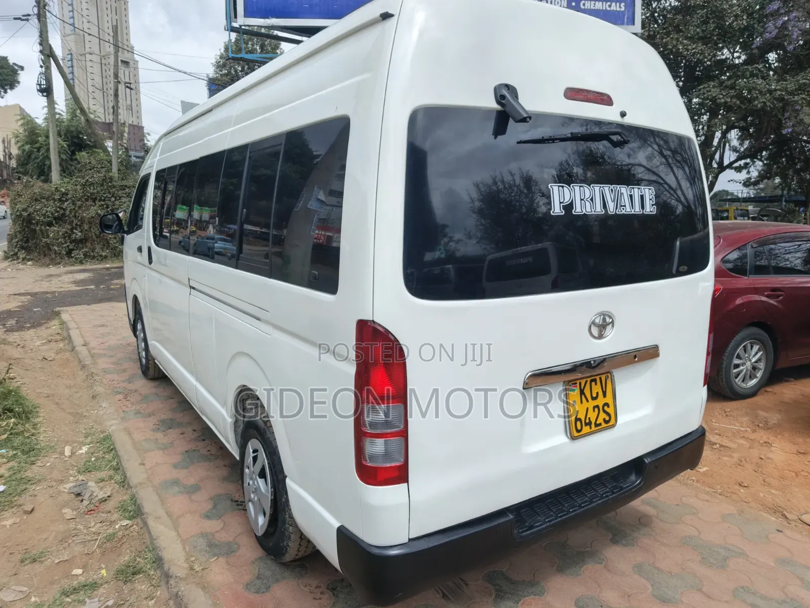 Toyota HiAce 2013 White
