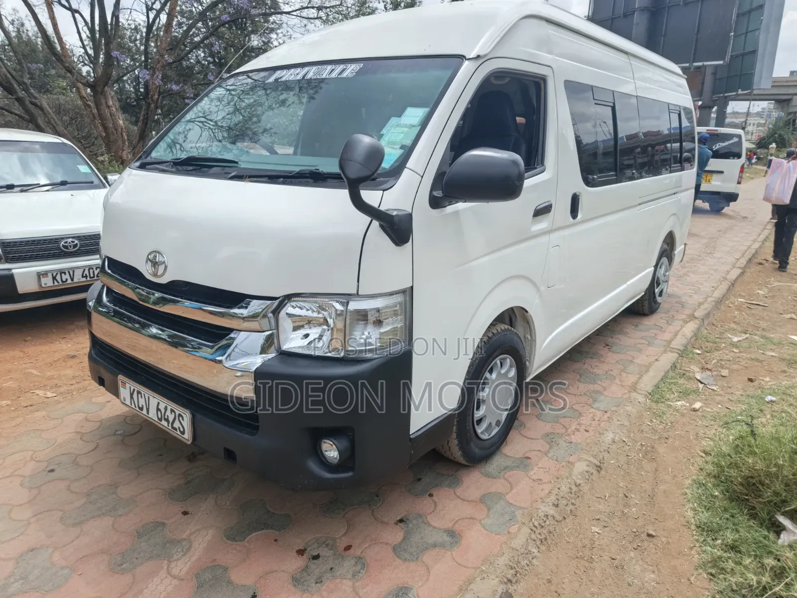 Toyota HiAce 2013 White