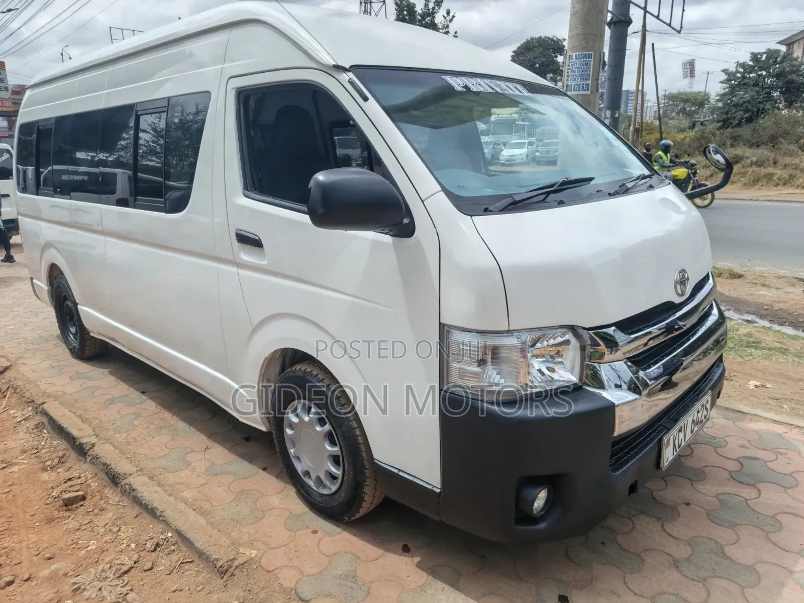 Toyota HiAce 2013 White