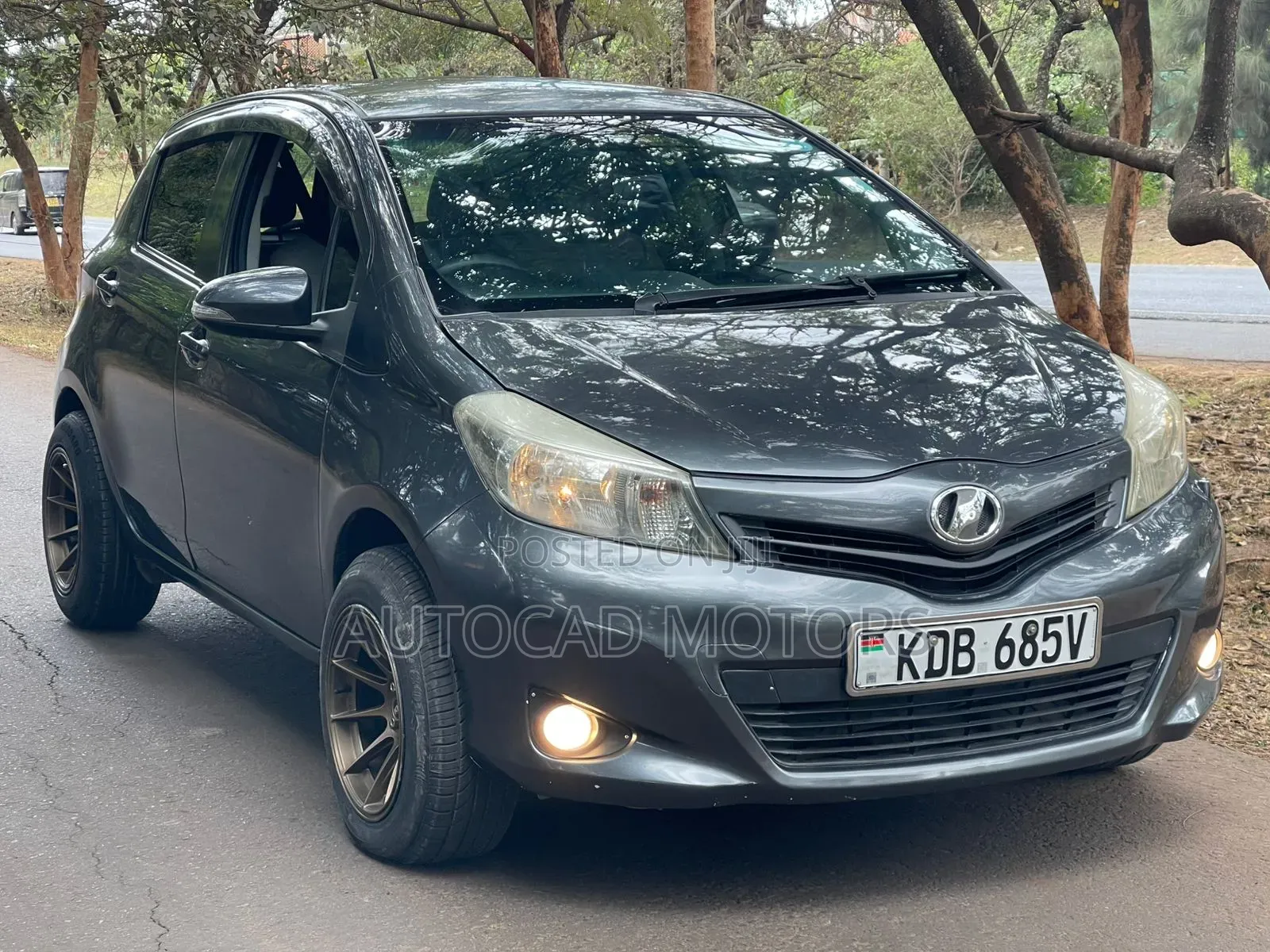 Toyota Vitz 2013 Black