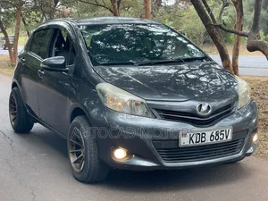 Toyota Vitz 2013 Black