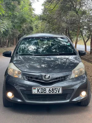 Toyota Vitz 2013 Black