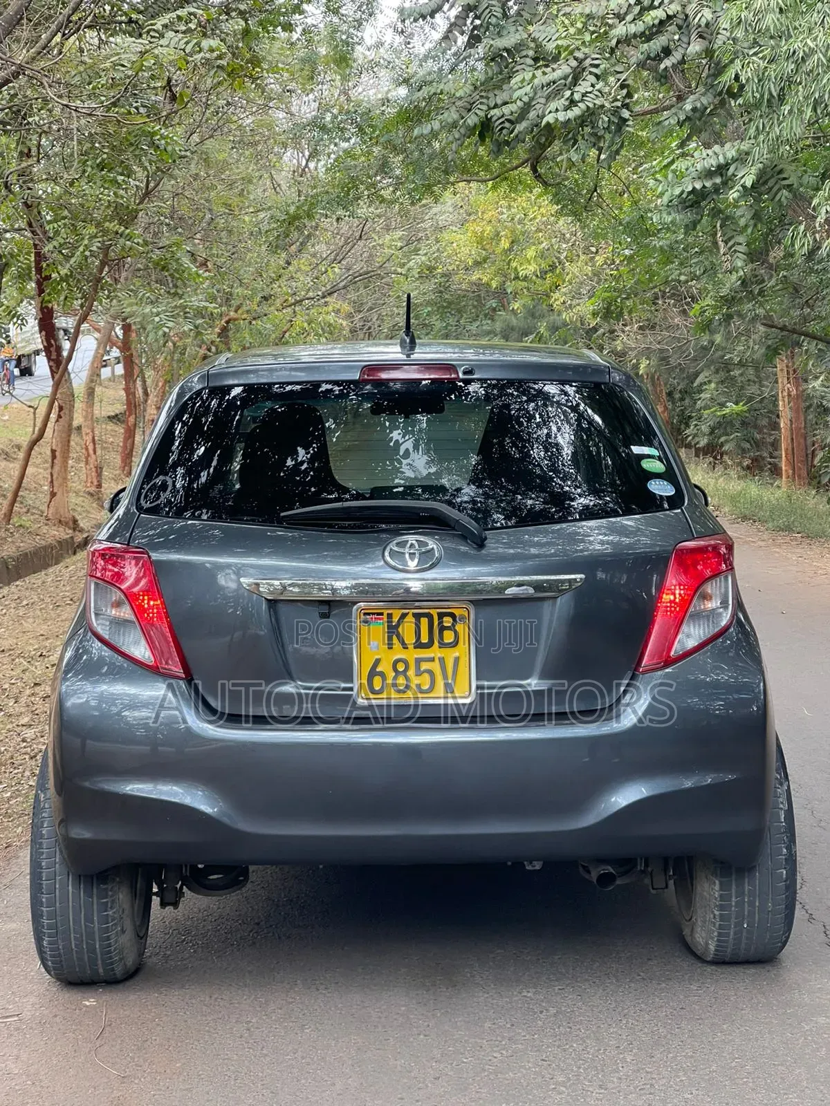 Toyota Vitz 2013 Black