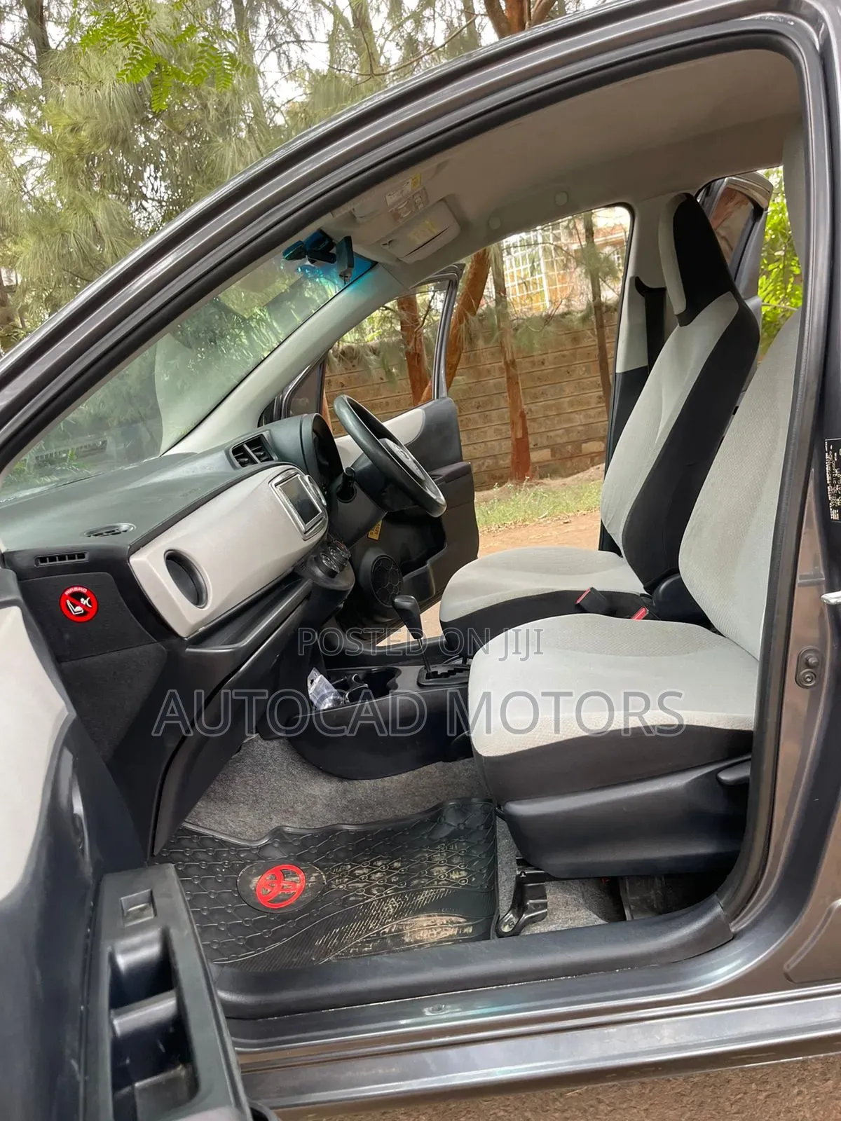 Toyota Vitz 2013 Black