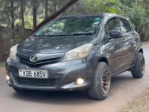 Toyota Vitz 2013 Black