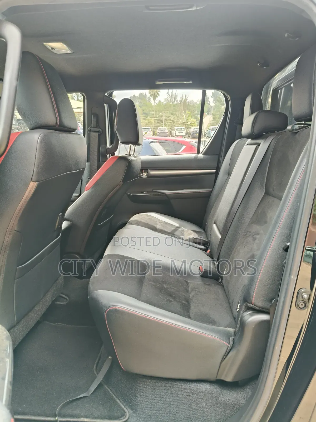 Toyota Hilux 2022 Black