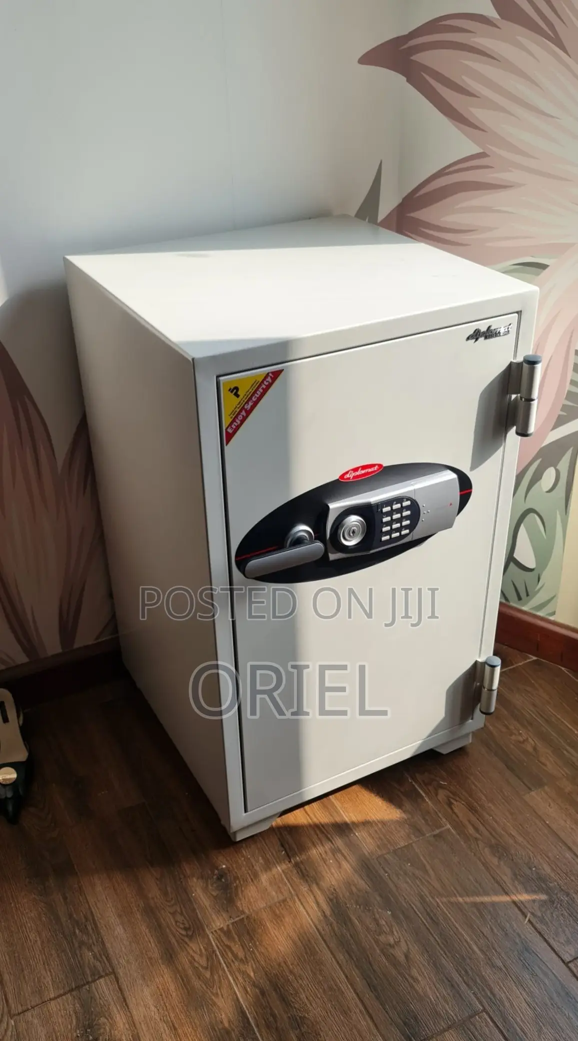 Office Safe : Diplomat Fireproof Safe Model 070EHK – 90Kgs.