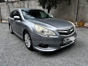 Subaru Legacy 2.5i Premium Sedan 2012 Silver