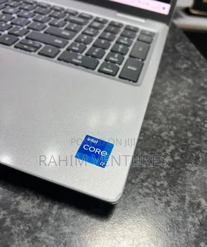 Laptop Dell Latitude 5520 16GB Intel Core i7 SSD 256GB