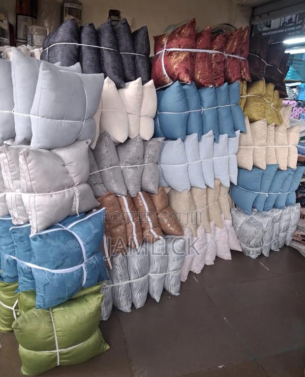 Throw Pillows – Set of 5pcs - Pt