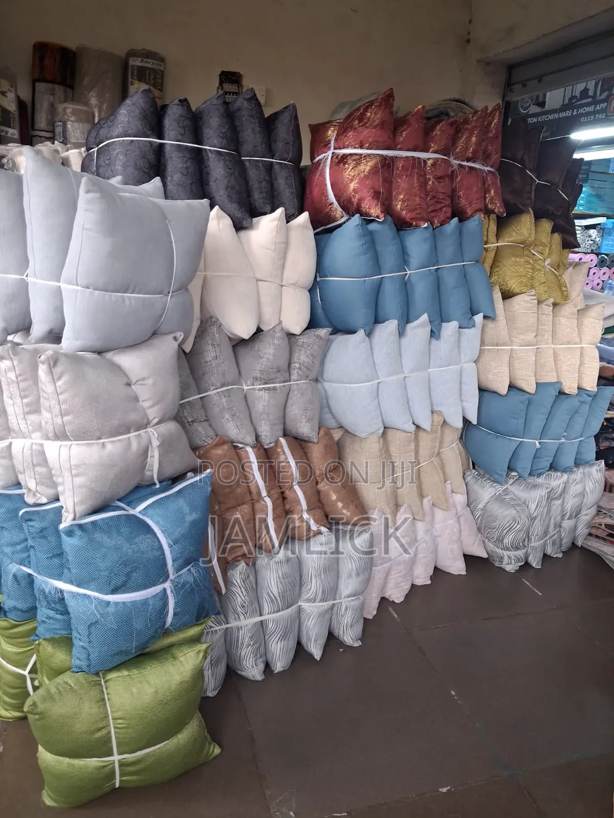 Throw Pillows – Set of 5pcs - Pt
