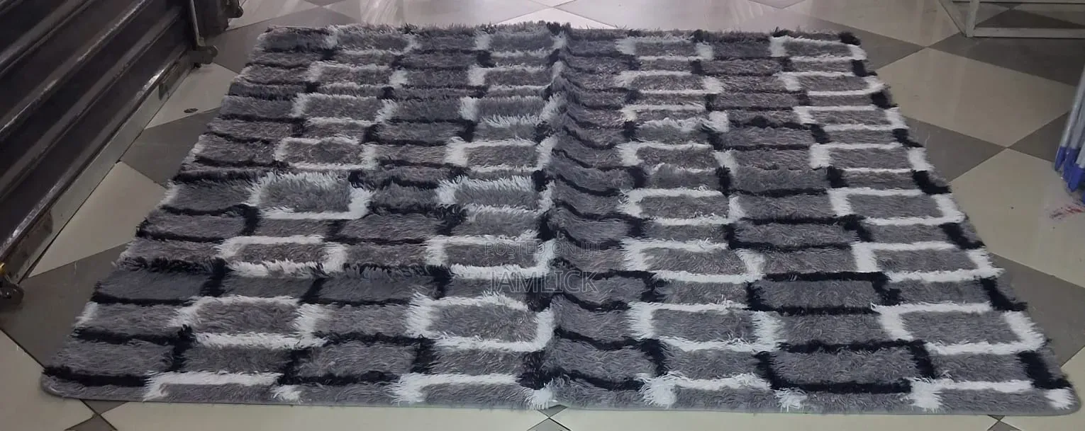 FLUFFY CARPET 7×8 –Pt
