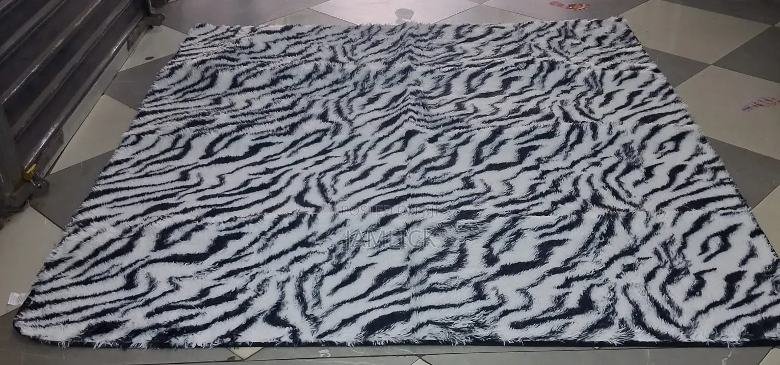FLUFFY CARPET 7×8 –Pt