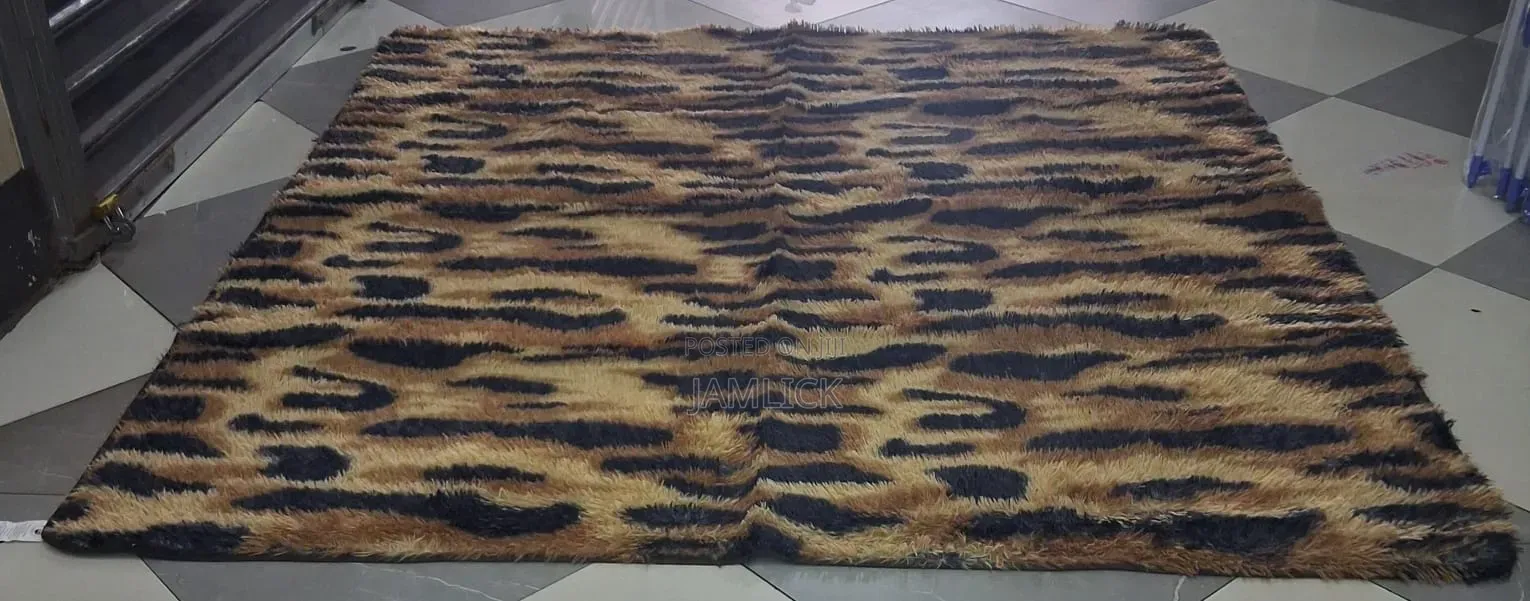 FLUFFY CARPET 7×8 –Pt