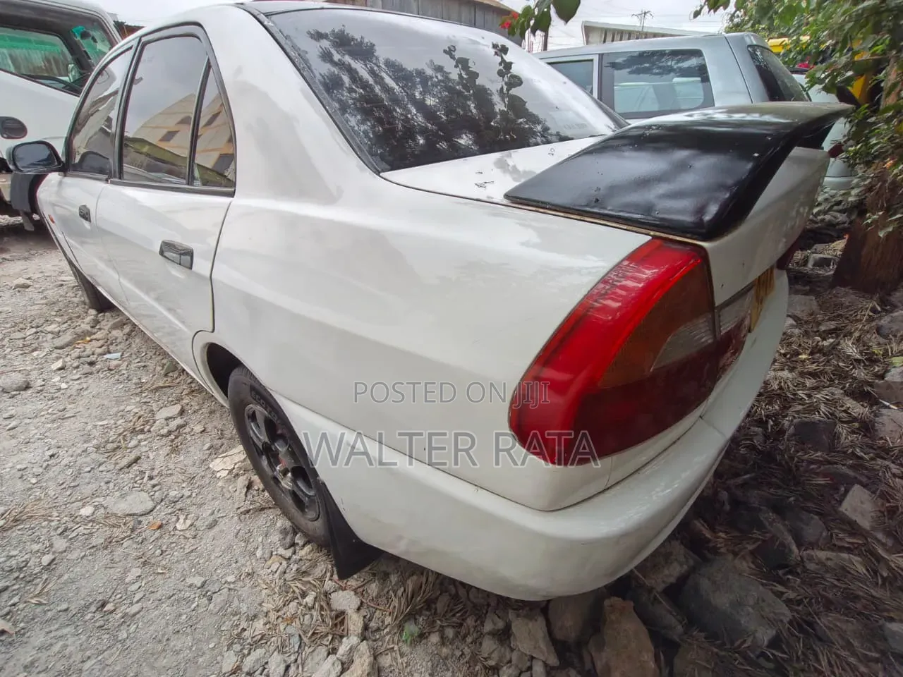 Mitsubishi Lancer 1999 White