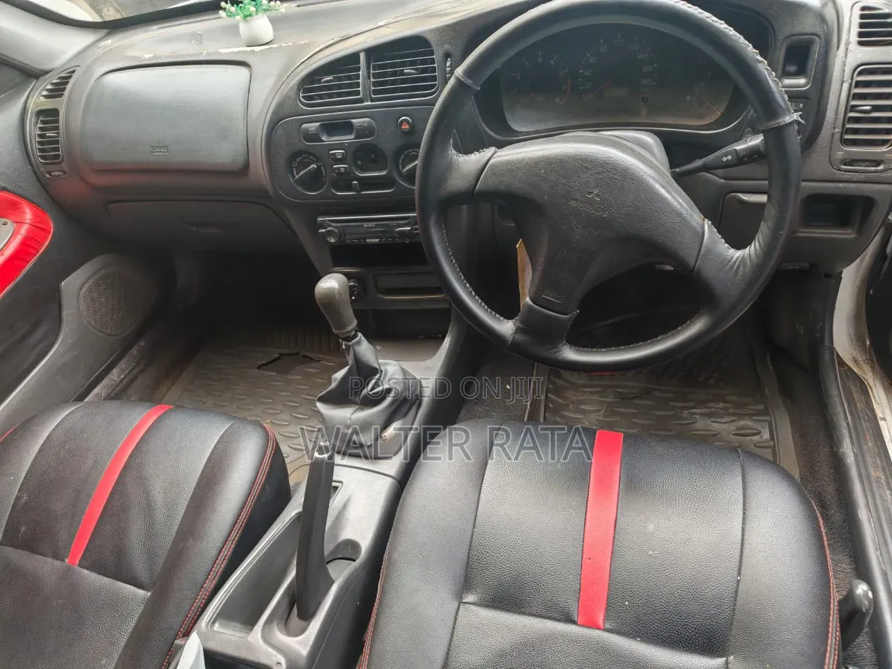 Mitsubishi Lancer 1999 White
