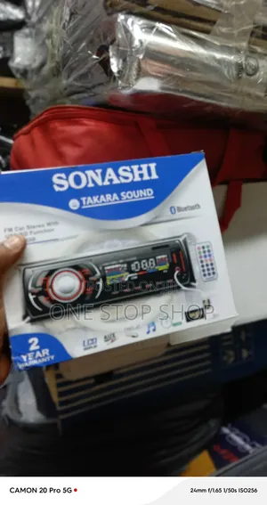Sonashi Wireless Bluetooth Car FM Tuner With Clear LCD Digital Display