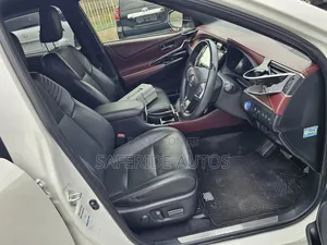 Toyota Harrier 2.5 Hybrid 4WD 2019 White