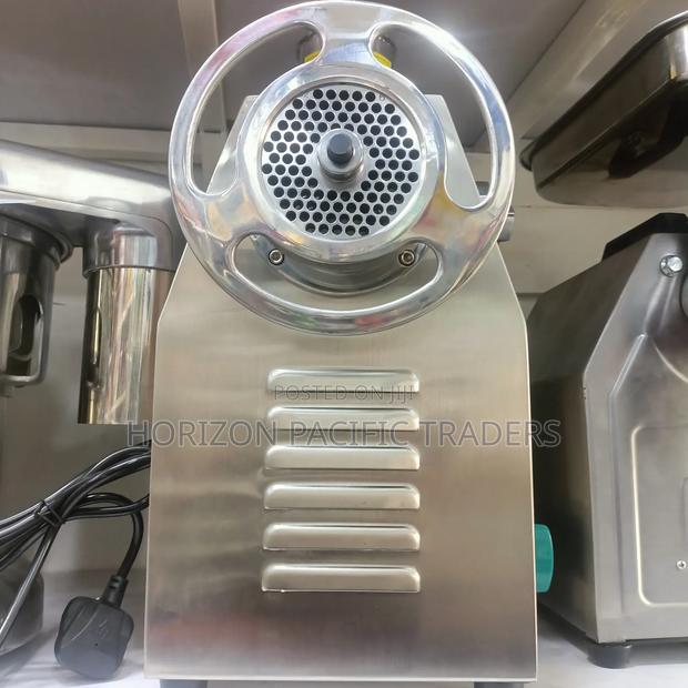M-32 Commercial Meat Mincer