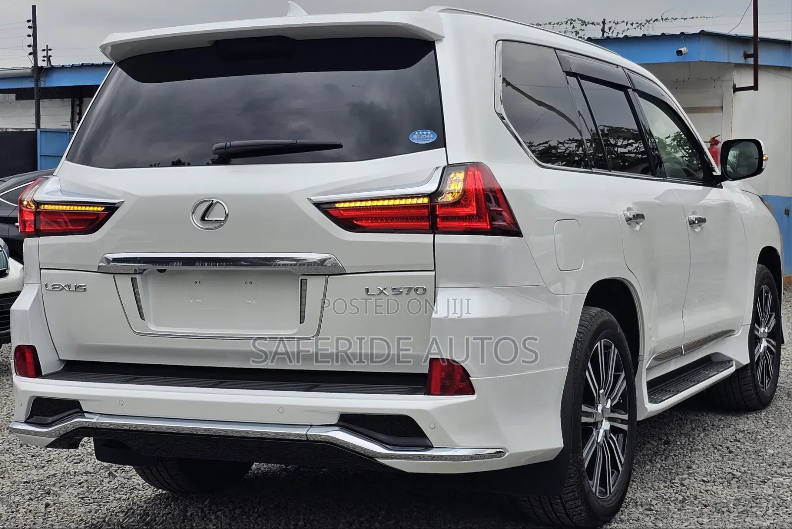 Lexus LX 570 AWD 2019 White