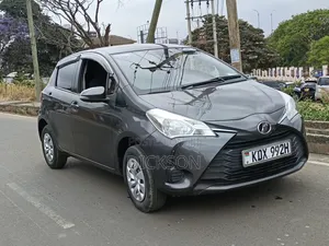 Toyota Vitz 1.0 FWD 5dr 2019 Gray