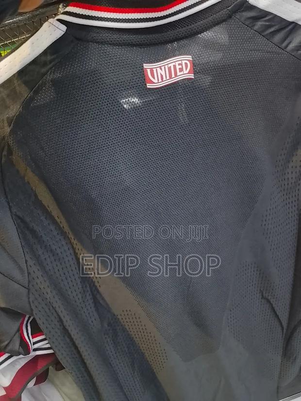 Black Manchester United Jersey - thumbnail 2